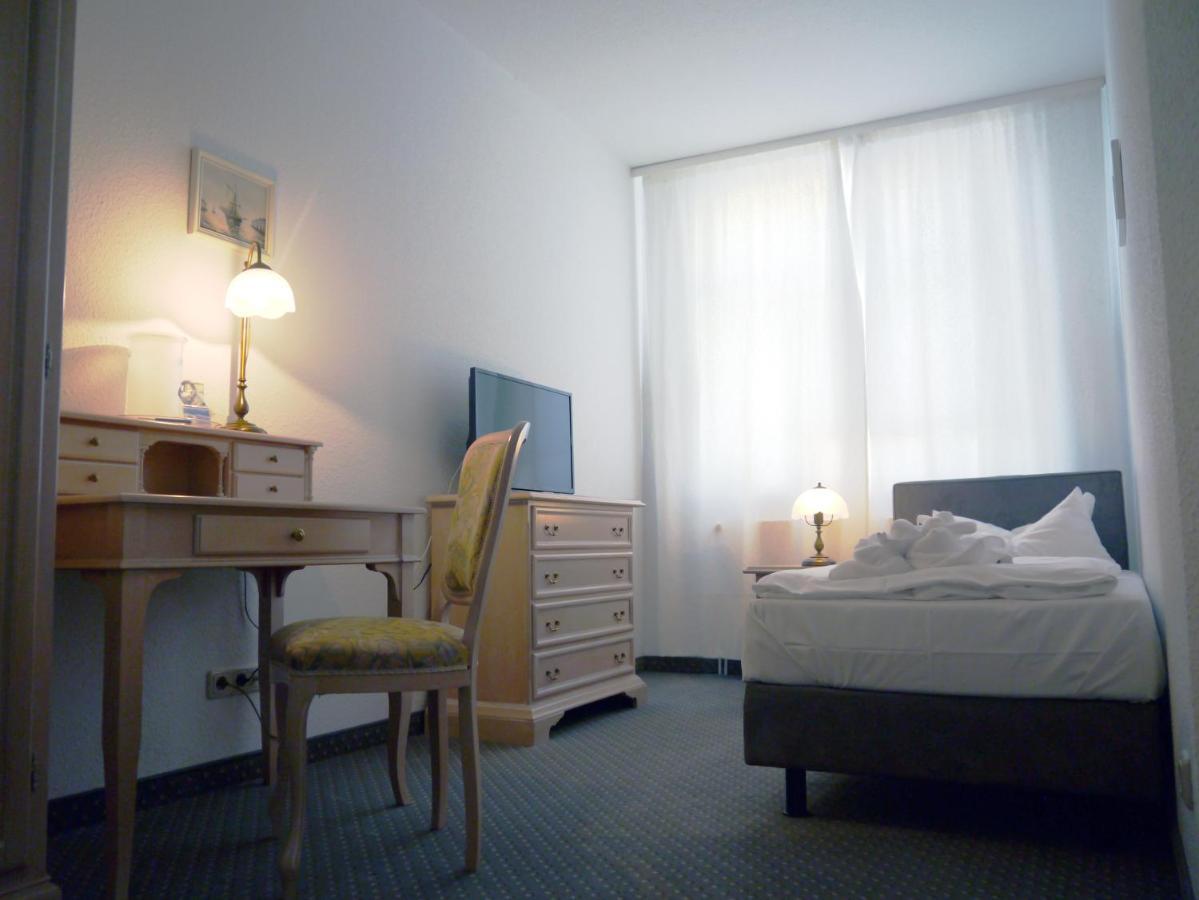 Hotel Esplanade Garni Kuhlungsborn Bagian luar foto
