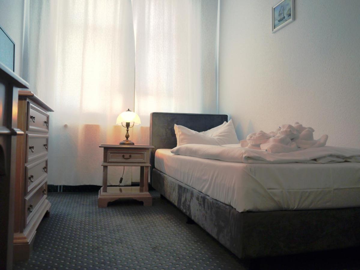 Hotel Esplanade Garni Kuhlungsborn Bagian luar foto